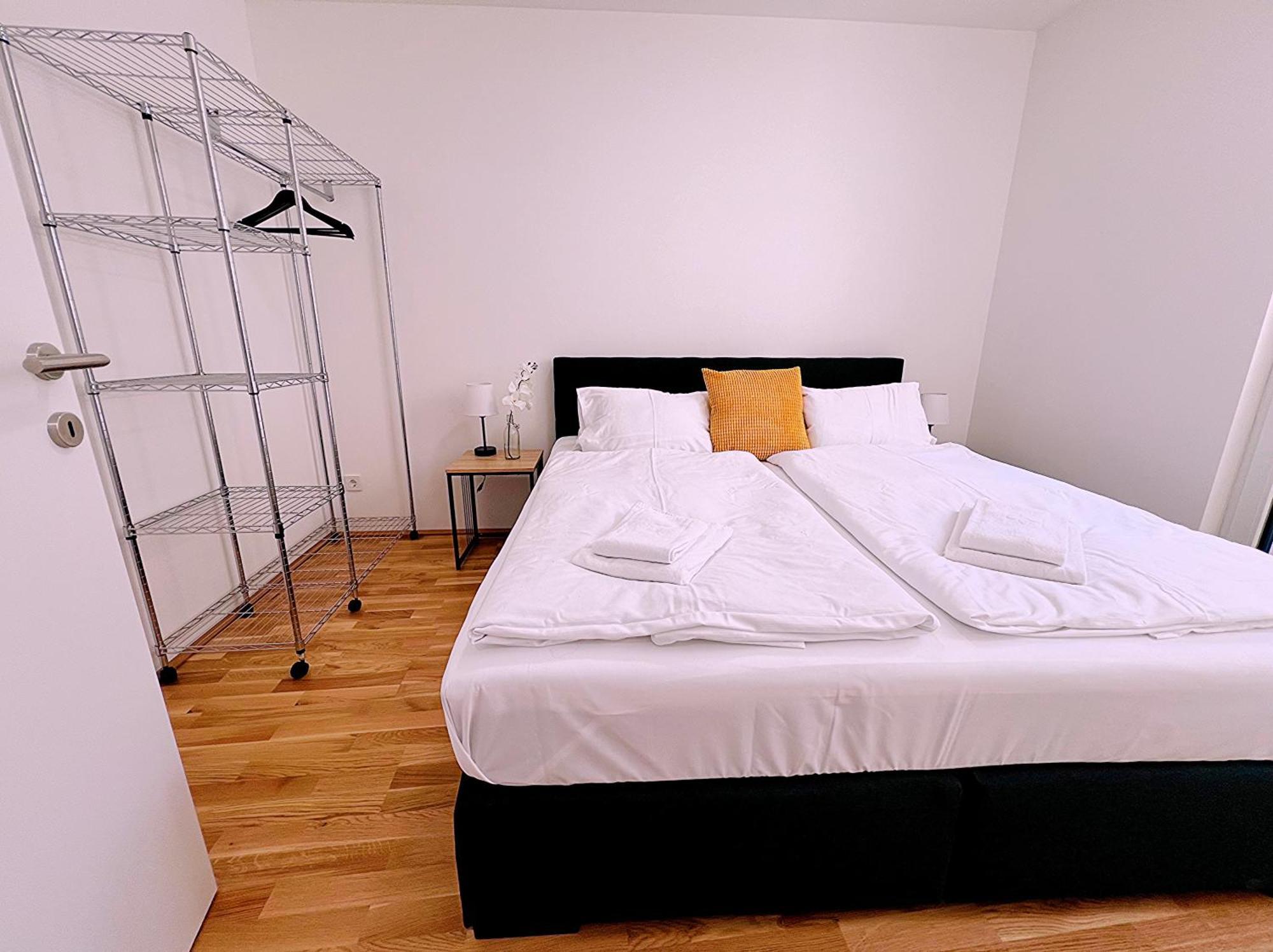 Modern, New, Next To Metro - Gg13 Apartments Wina Bagian luar foto