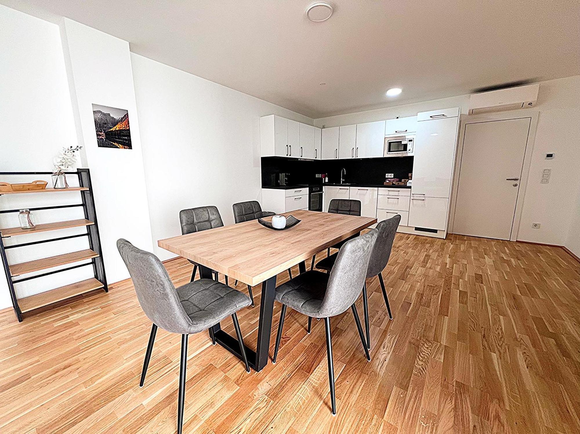 Modern, New, Next To Metro - Gg13 Apartments Wina Bagian luar foto